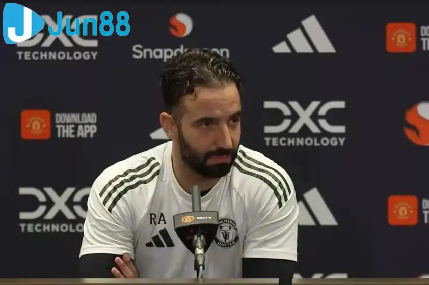 Amorim đã có những chia sẻ về quan điểm trước đó của Sean Dyche. Ảnh: The Mirror