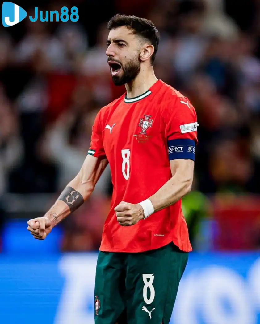 Bruno Fernandes khẳng định toàn đội đang chiến đấu “vì giấc mơ của cả dân tộc” (Ảnh: X).