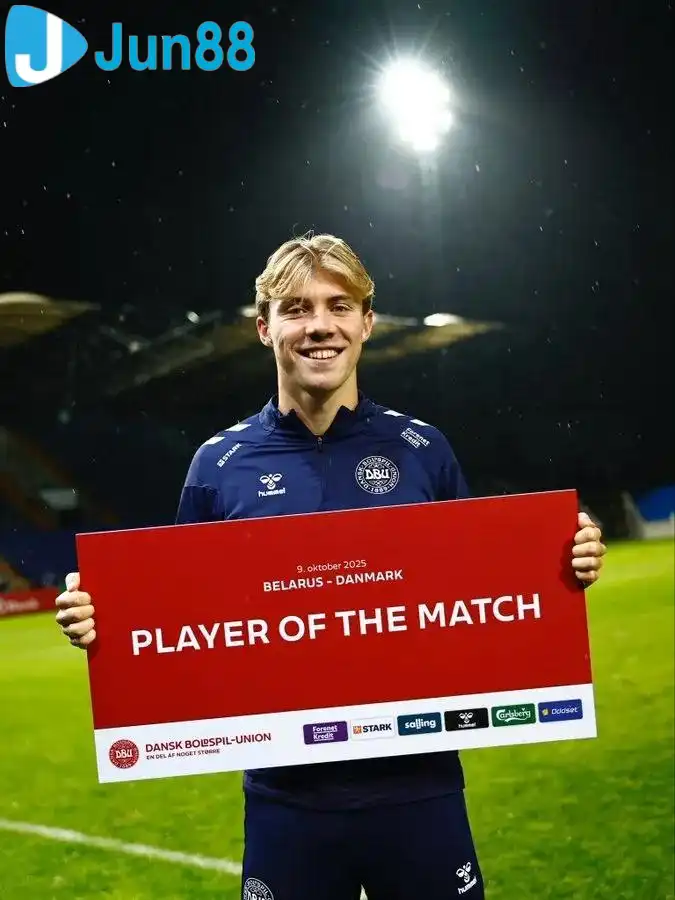 Hojlund được bầu chọn là cầu thủ xuất sắc nhất trận (Ảnh: X @dbulandshold)