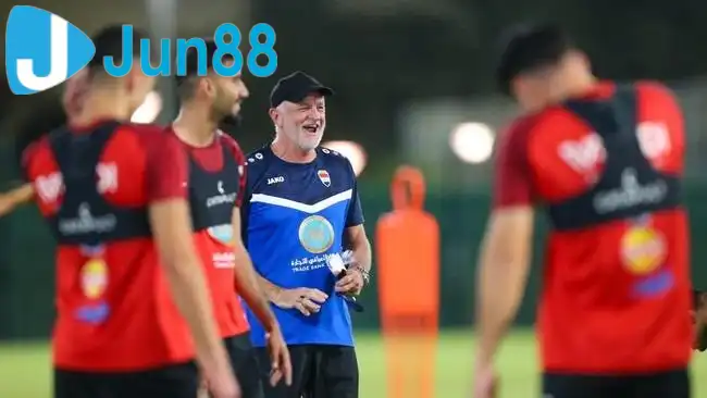 Iraq có lợi thế khi được xem trận đấu của Indonesia (Ảnh: CNN)