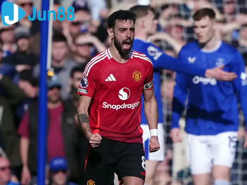 Manchester United tiếp đón Everton trên sân nhà (Ảnh: Eurosport)